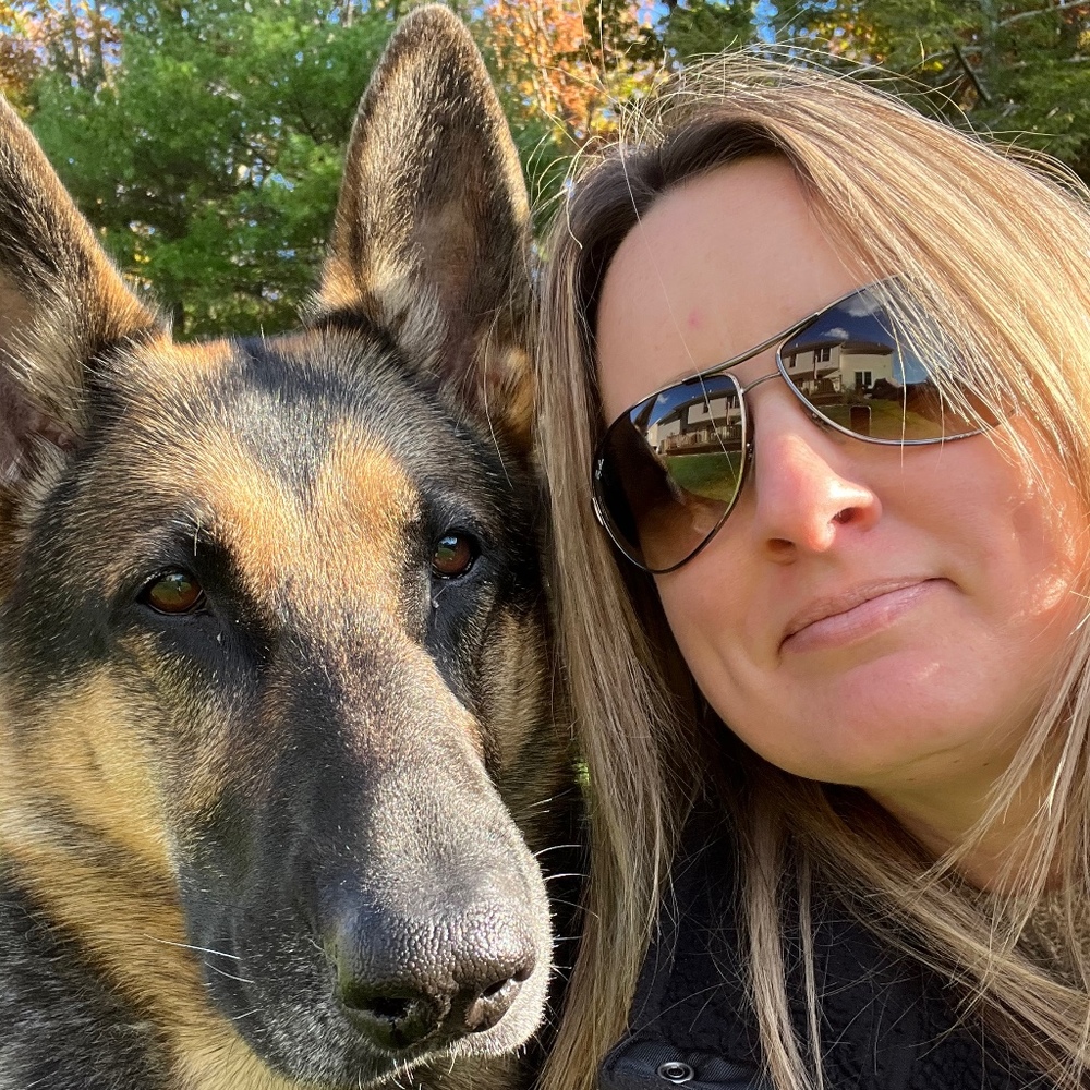 Meet your Posher, Laurie